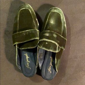 Free People size 41/10 green velvet mules